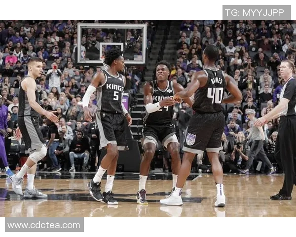 尼克斯与爵士激战正酣2月7日精彩对决回顾与分析